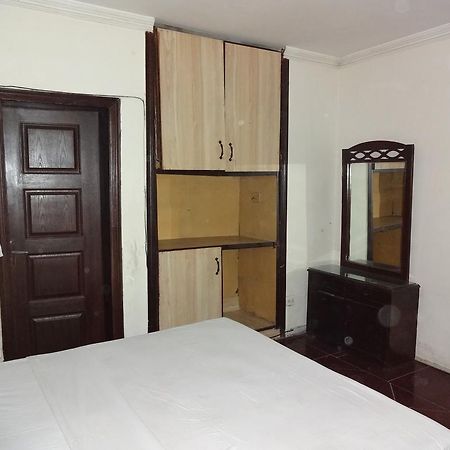 Safari Hotel Upper Mall Lahor Kültér fotó