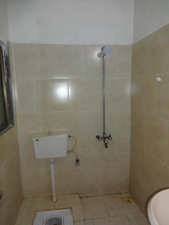 Safari Hotel Upper Mall Lahor Kültér fotó