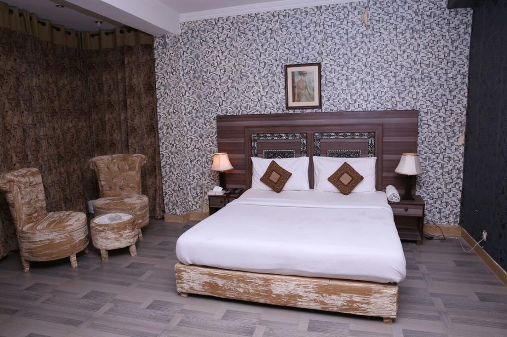 Safari Hotel Upper Mall Lahor Kültér fotó
